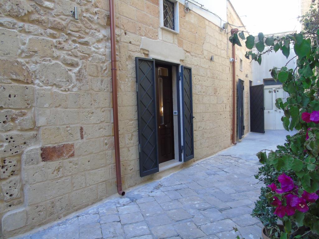 Casa A Corte Copertino Luaran gambar